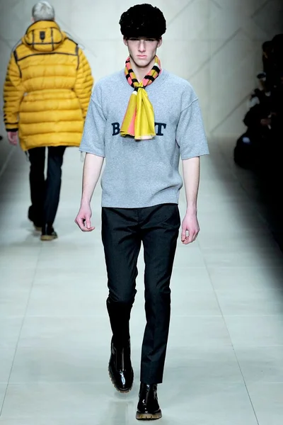 Look 15